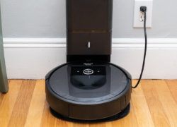 iRobot Roomba i7+