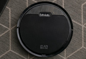ELARI SmartBot : un aspirateur robot économique contrôlé par Alice