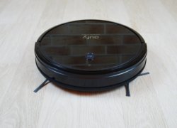 Eufy RoboVac G10 Hybrid : Un aspirateur robot doté d'un gyroscope et d'une bonne puissance d'aspiration.