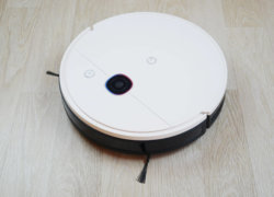 Yeedi 2 Hybrid : Un aspirateur robot puissant avec navigation par caméra pour seulement 200 €