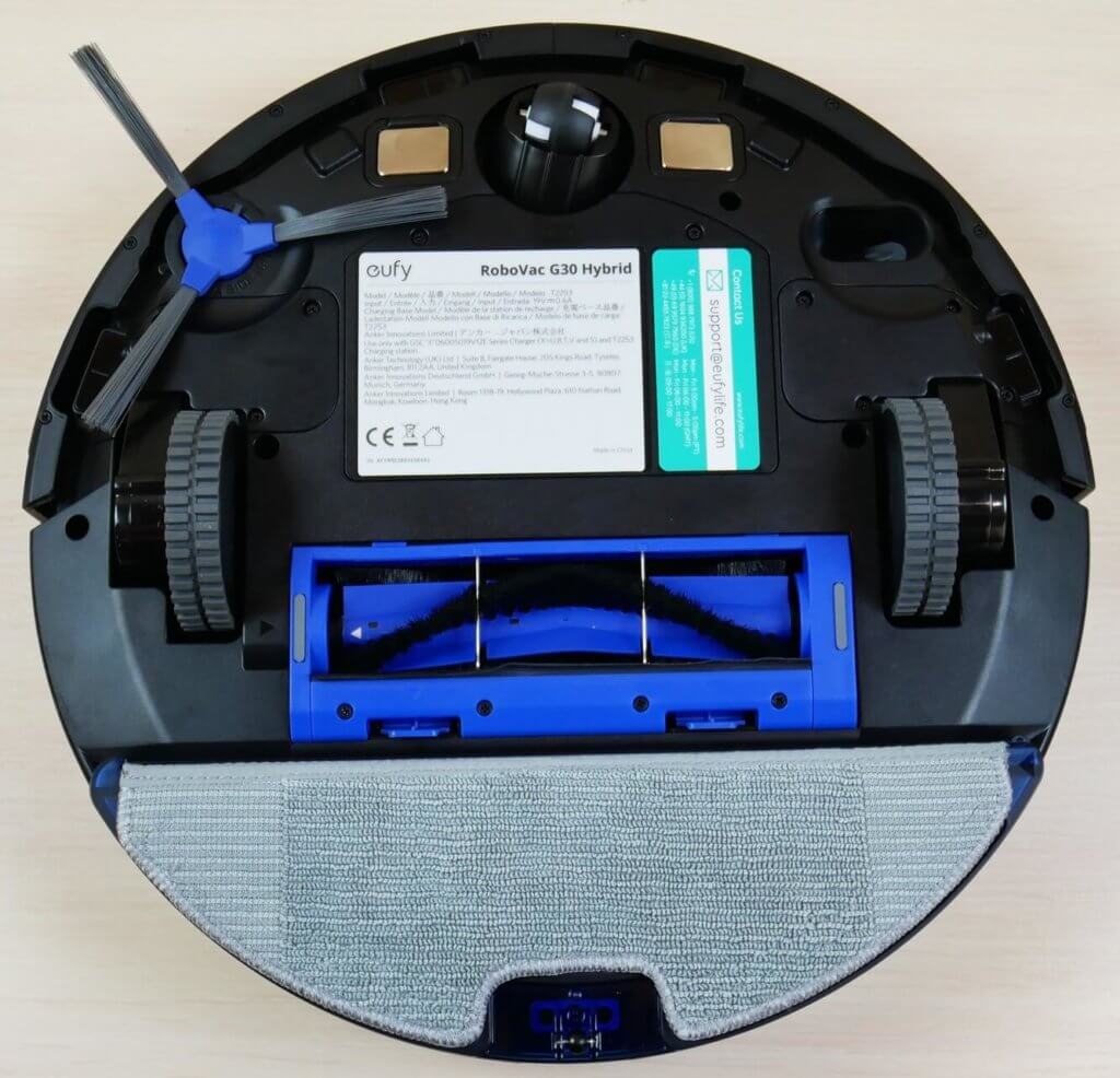 Vue de dessous de l'Eufy RoboVac G30 Hybrid
