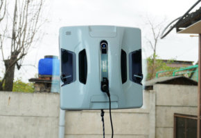 Hobot 2S Ultrasonic : Un robot lave-vitres doté d'un système de distribution de fluide double
