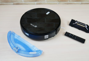 iBoto Smart X425GWE Aqua : Un aspirateur robot compact doté d'un module de nettoyage polyvalent
