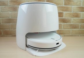 Robot laveur-balayeur autonettoyant Xiaomi Mijia MJSTP : ramasse le chiffon de nettoyage sur les tapis et le rince à la station !