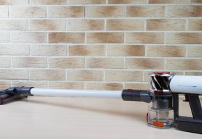 RedRoad V17 : Aspirateur vertical avec double brosse turbo et ensemble complet d’accessoires