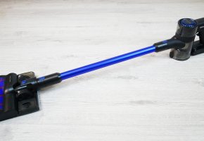 Wollmer D707 Sapphire : un aspirateur vertical avec fonction de nettoyage humide et accessoires pratiques