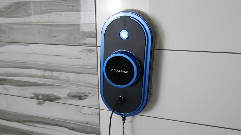 Robot utilitaire Wollmer W600 Ultrabot sur carrelage