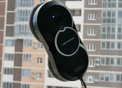 Liectroux HCR10 : Un robot lave-vitres économique avec alimentation en eau automatique
