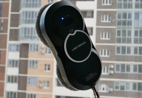 Liectroux HCR10 : Un robot lave-vitres économique avec alimentation en eau automatique