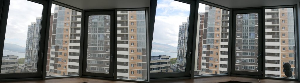 Liectroux HCR10 : Nettoyage de vitres sur le balcon