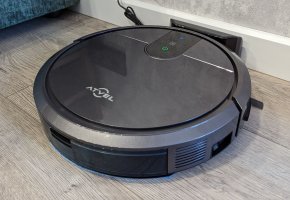 Atvel R70 : Un aspirateur robot économique avec gyroscope et nettoyage humide.
