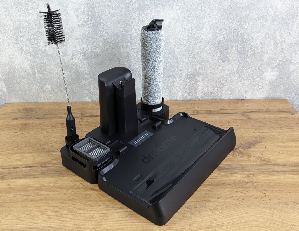 Dreame M12 : Base de chargement et autonettoyante