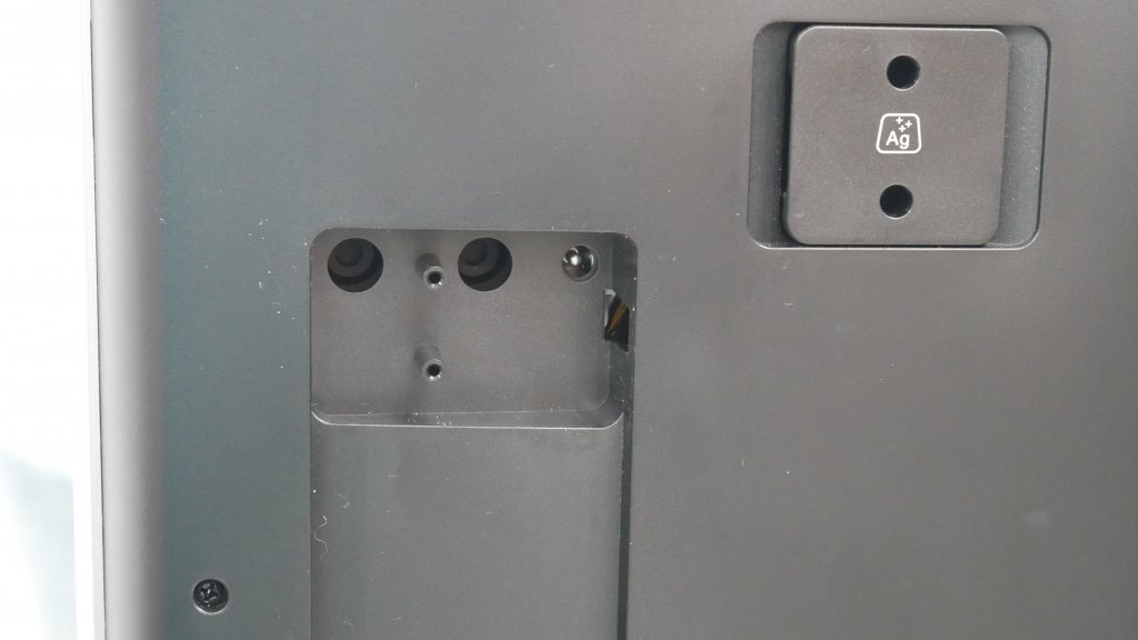 Ecovacs Deebot X1 Omni : Ports utilitaires