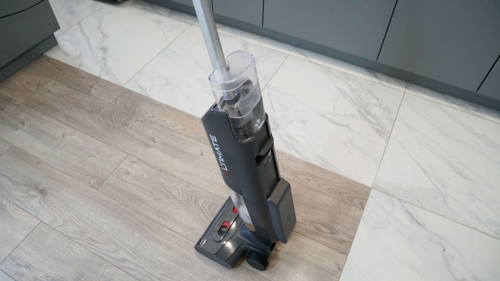 Atvel F16 Ultimate : Parking vertical