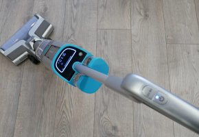 REDMOND RV-UR368 : Aspirateur vertical laveur avec brosse pour tapis et lampe UV