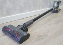 Dreame T30 : Un aspirateur vertical puissant avec un ensemble complet d’accessoires