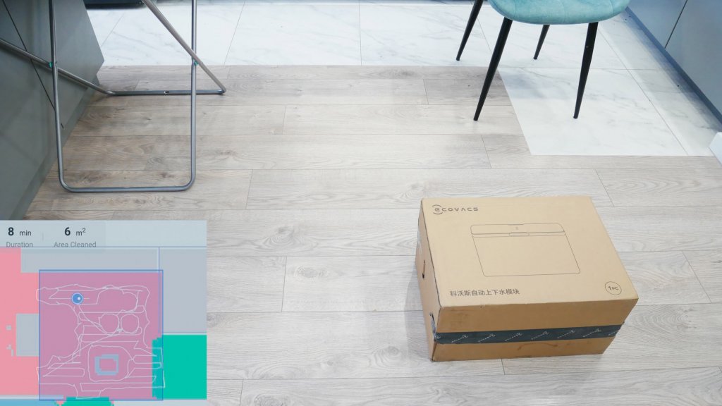 Ecovacs Deebot T20 Pro : Navigation dans une pièce avec des obstacles