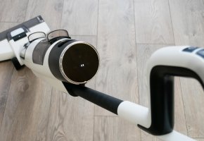 KaringBee M1 : Aspirateur vertical avec fonction autonettoyante et séchage par rouleau