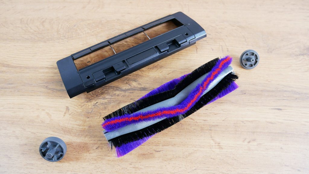 Midea M9 : brosse centrale