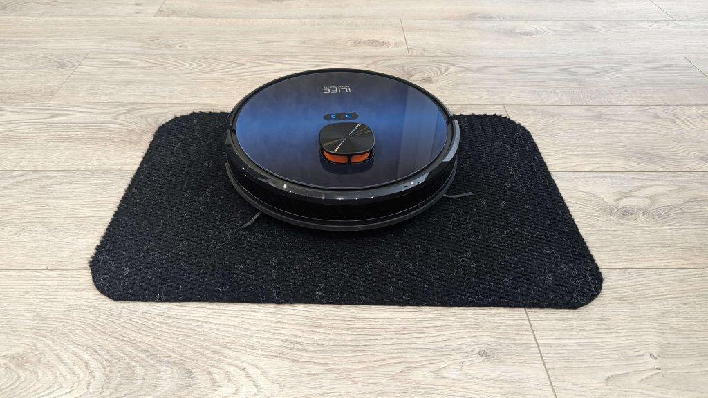 iLIFE T10s : Conduite sur chaussées noires