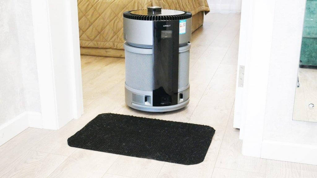 ECOVACS AIRBOT Z1 : Conduite sur surfaces noires