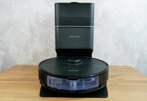 Roborock S8 Plus : autonettoyage, reconnaissance d’objets, deux brosses et un relevage d’essuie-glace