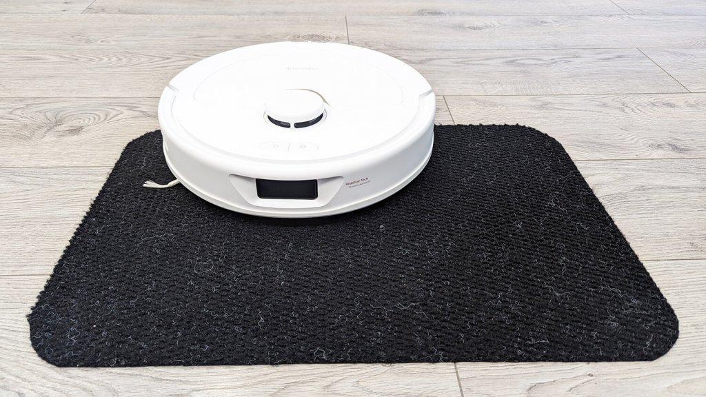 Roborock Q Revo : Conduite sur surfaces noires