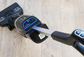 Neatsvor T30 : Un aspirateur vertical abordable