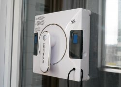 Liectroux YW509 : Un robot lave-vitres abordable avec double jet d’eau
