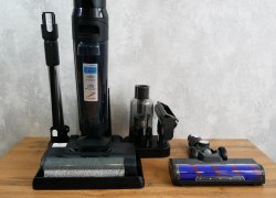 REDMOND MultiClean RV-UR390 : un aspirateur eau et poussière avec un ensemble d’accessoires pour le nettoyage à sec