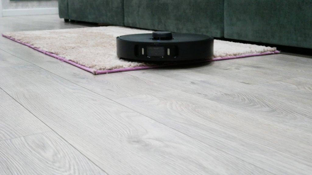 Dreame Bot X30 Pro : Nettoyage humide et tapis