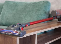 JENXY M1 : Aspirateur vertical avec accessoire de toilettage pour animaux et de nettoyage humide
