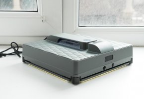 Dadget R200 : Robot lave-vitres carré avec jet d'eau