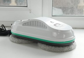 Gadget W200 : Un robot lave-vitres abordable avec fonction de pulvérisation d’eau