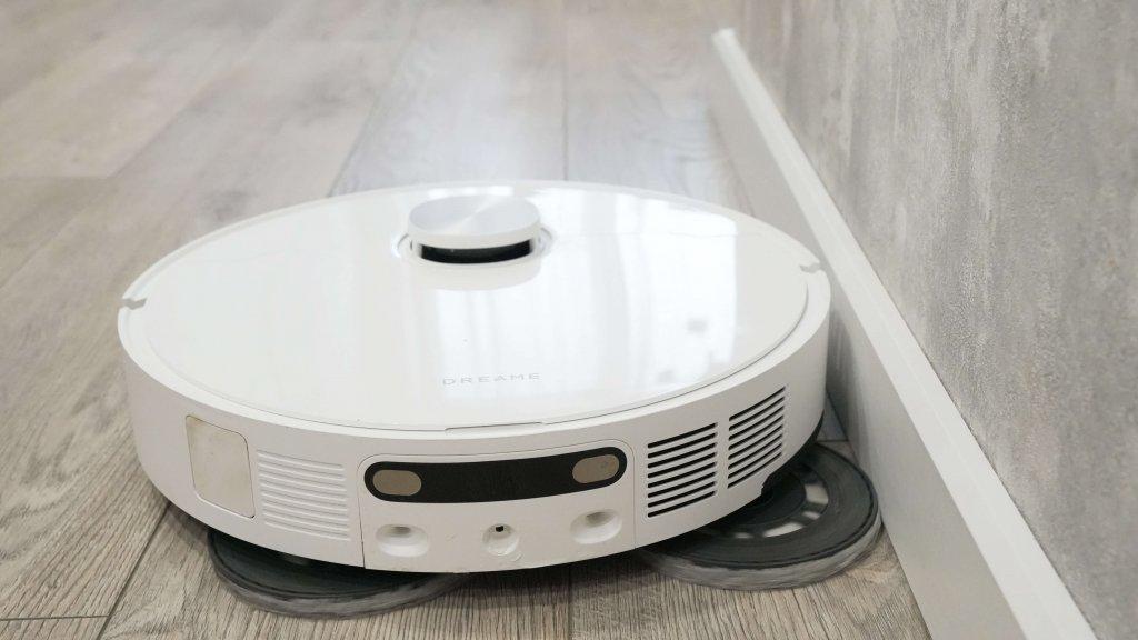 DreameBot L10s Pro Ultra Heat : Lavage des sols le long des plinthes