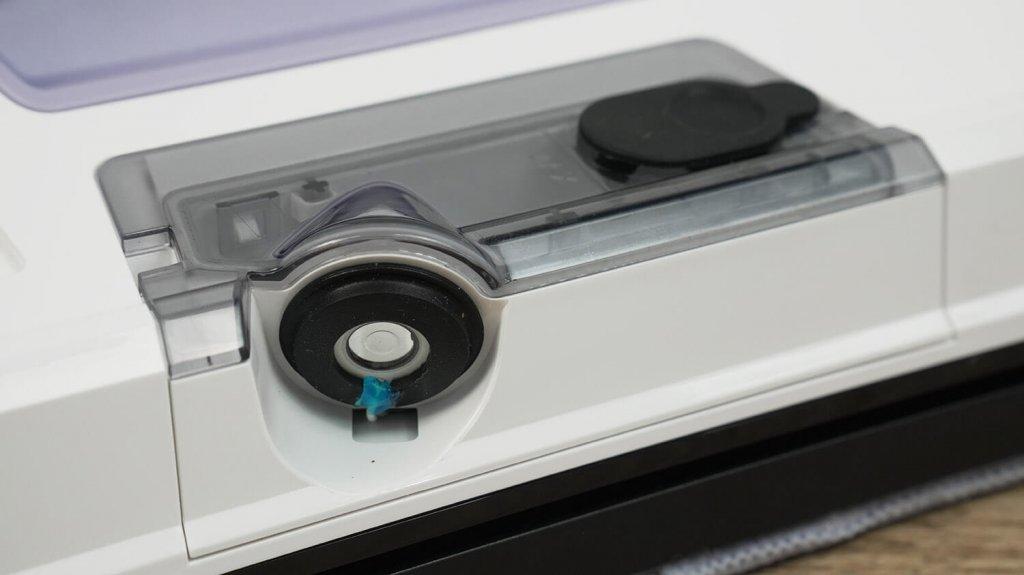 Hobot S6 PRO : Réservoir d'eau avec pulvérisateur