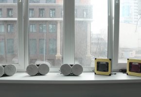 Quel robot laveur de vitres est le meilleur : carré ou rond, avec ou sans pulvérisateur ?