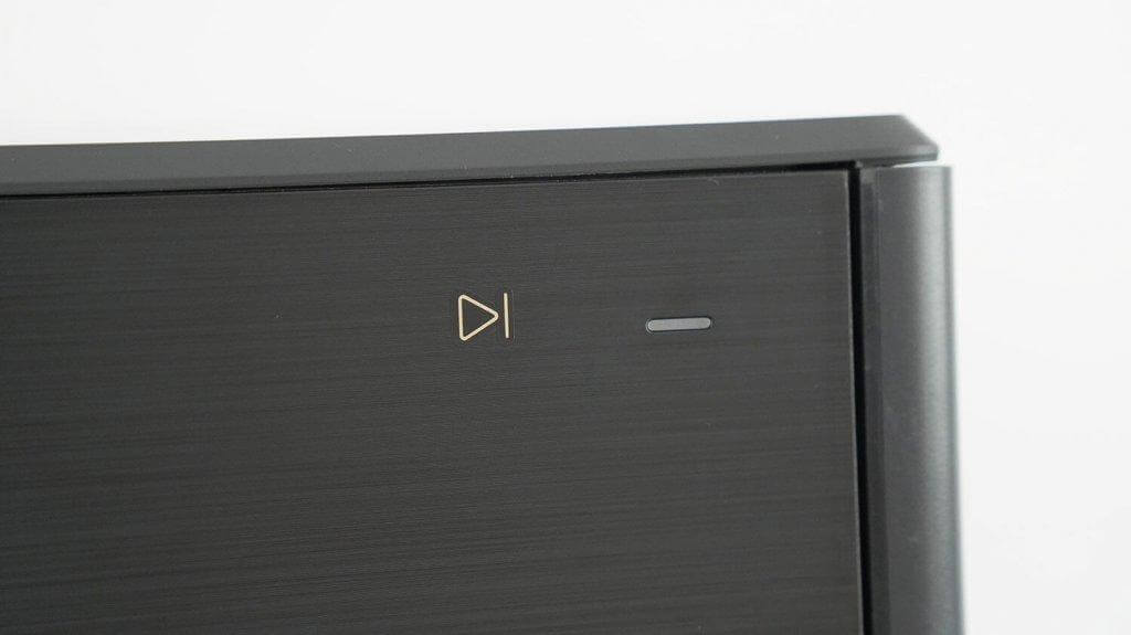 Dreame Bot X40 Pro : Bouton sur la station