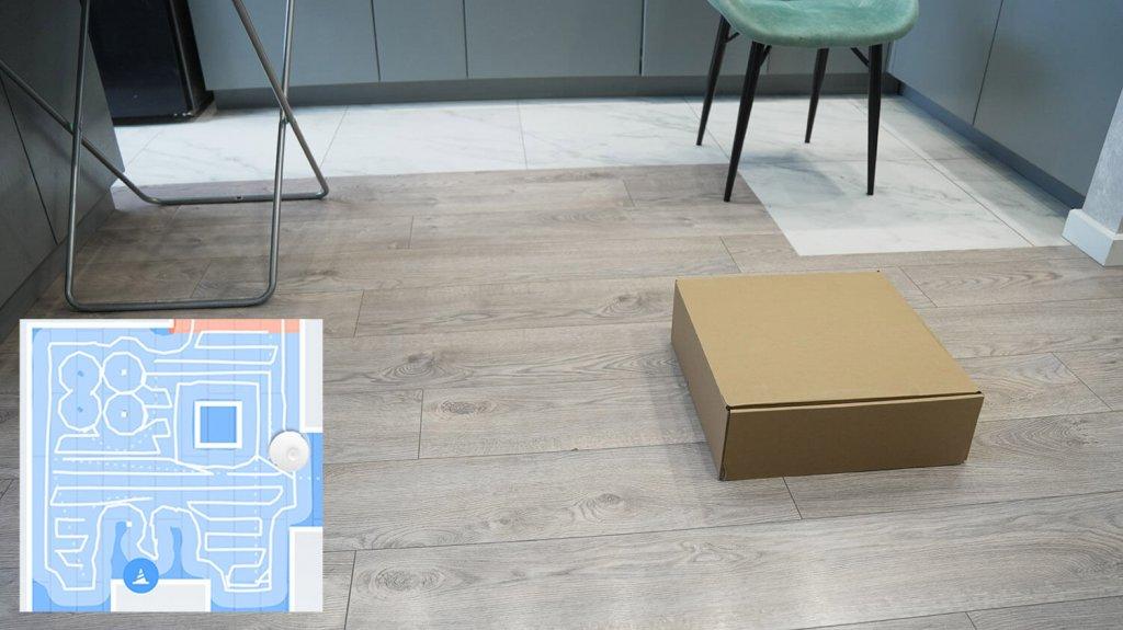 Roborock S8 MaxV Ultra : Navigation dans une pièce avec des obstacles