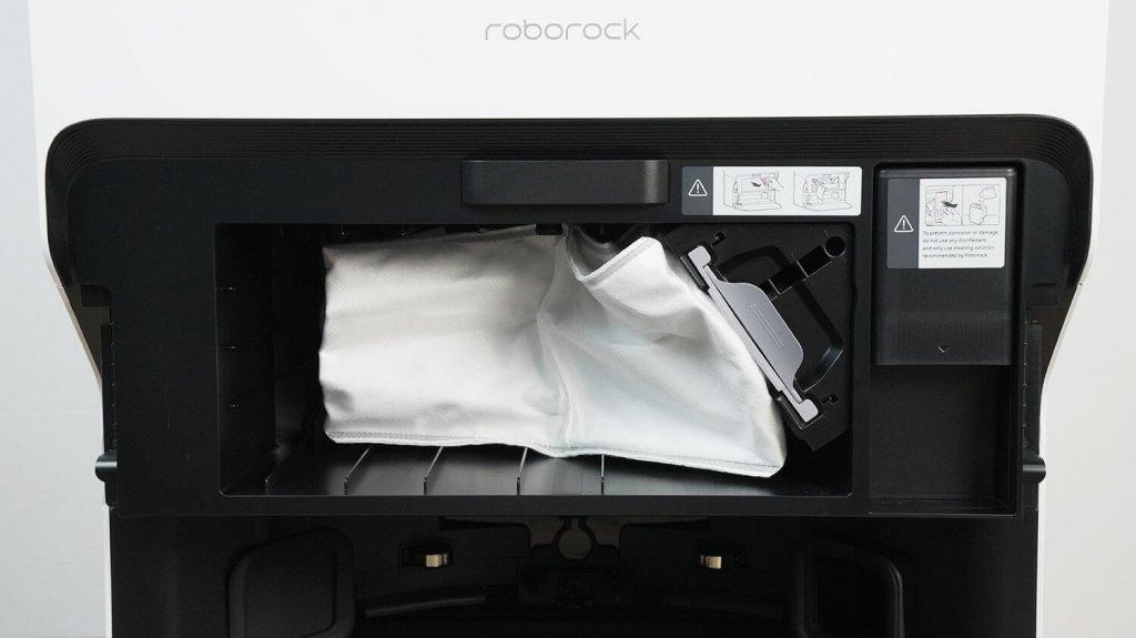 Roborock S8 Max Ultra : Emplacement du sac de nettoyage et du réservoir