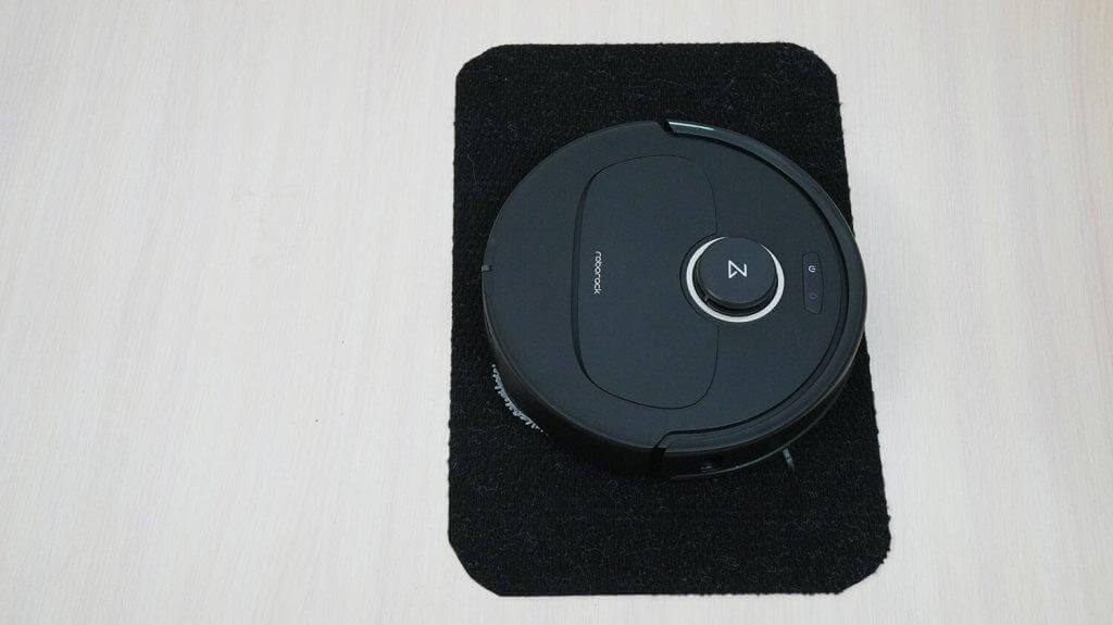 Roborock Qrevo PRO : Conduite sur surfaces noires