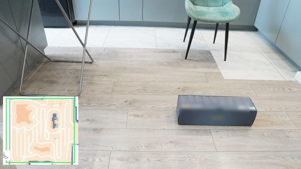 Magnétoscope Midea V12 : Navigation dans la pièce