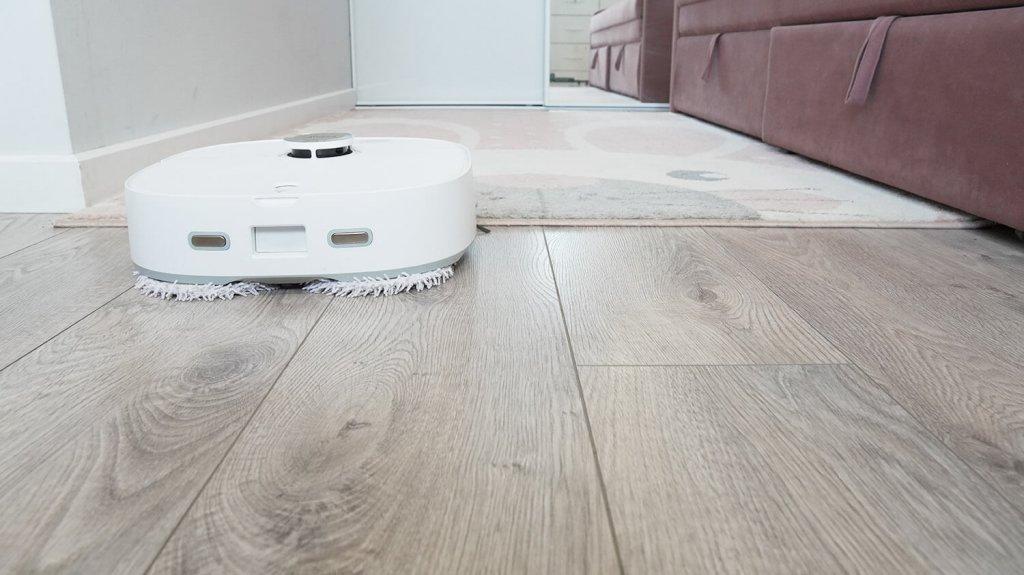 Midea VCR V12 : Nettoyage humide et tapis