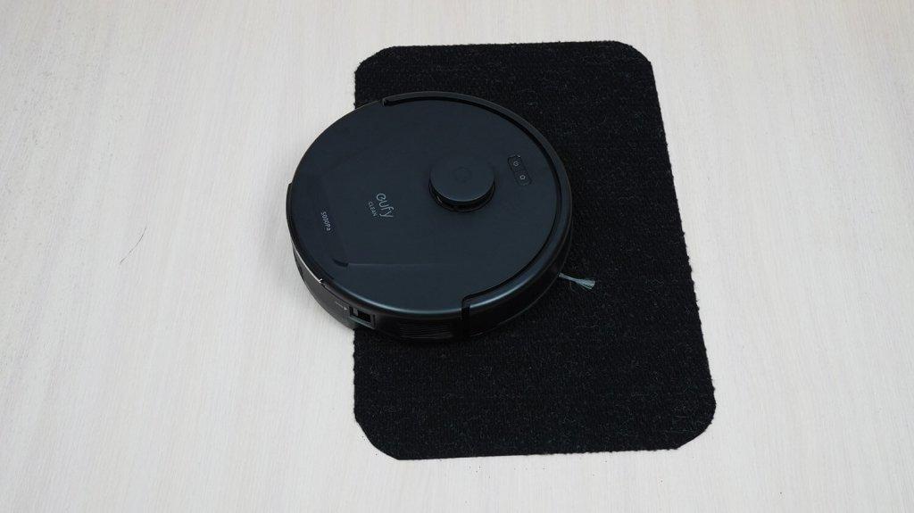 eufy L60 : Conduite sur surfaces noires