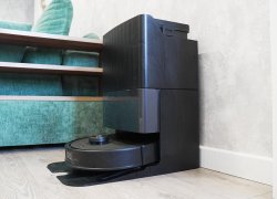 Roborock Qrevo MASTER : deux turbobrosse, une brosse latérale et une serpillière, 10 000 Pa, racleurs