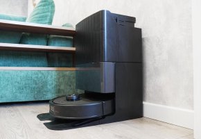 Roborock Qrevo MASTER : deux turbobrosse, une brosse latérale et une serpillière, 10 000 Pa, racleurs