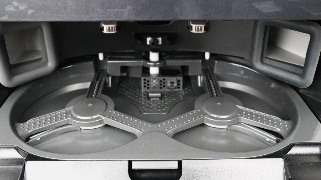 Roborock Qrevo Master : Nettoyage automatique du fond