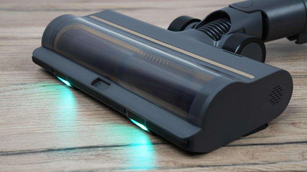 Dreame R20 Aqua : Éclairage intégré à l’accessoire rouleau pour tapis