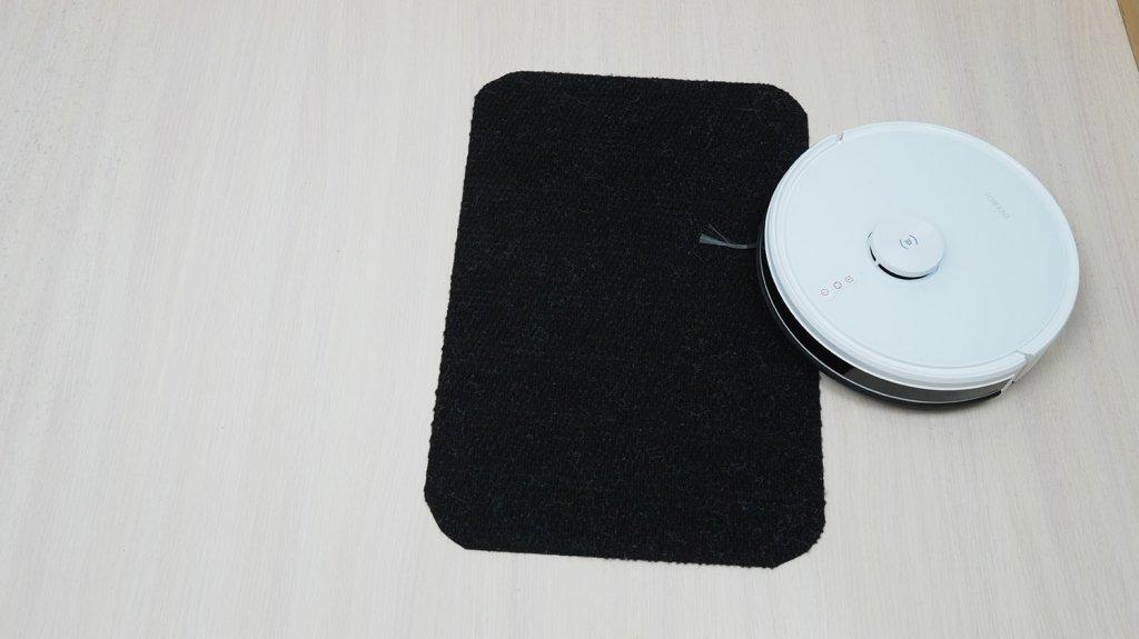 ECOVACS DEEBOT Y1 Pro : Conduite sur surfaces noires