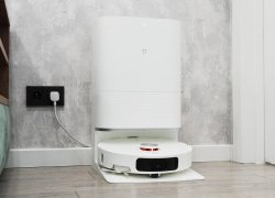 Xiaomi Mijia M40 : brosse latérale rétractable, 12 000 Pa, turbobrosse avec lames, station tout-en-un !